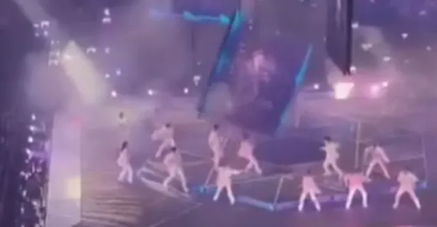 Konserde facia! Dev ekran dansçıyı ezdi