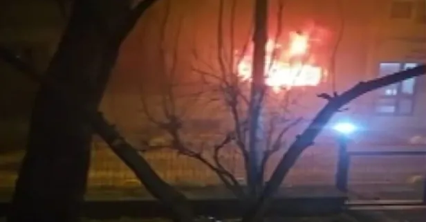 Kadıköy'de 4 katlı binada yangın çıktı! 1'i ağır 8 yaralı