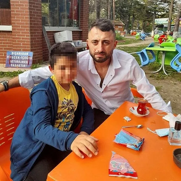 zonguldak ta korkunc olay 10 yasindaki oglunun bogazina bicak dayayip canli yayin yapti takvim