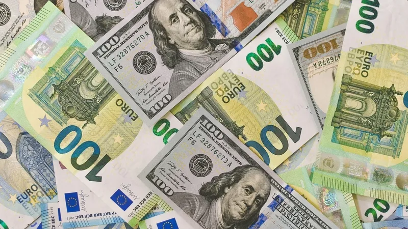 dolar-ne-kadar-euro-kac-tl-28-ekim-canli-doviz-kuru-dolar-ve-euro-alis-satis-fiyatlari-1762412250409.jpg