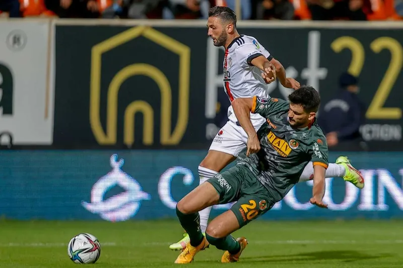 besiktasta-ayrilik-yildiz-oyuncu-kullube-veda-etti-1719843867818.jpg Beşiktaş'ta ayrılık! Yıldız oyuncu kulübe veda etti-4