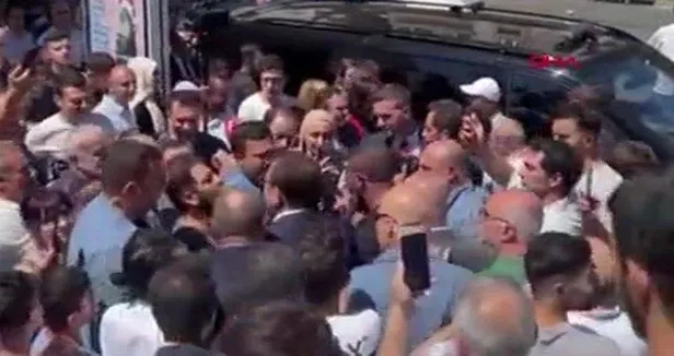 gerginlik-cikti-chpli-ibb-baskani-ekrem-imamogluna-gungorende-protesto-soku-1659110119712.jpeg Gerginlik çıktı! CHP'li İBB Başkanı Ekrem İmamoğlu'na Güngören'de protesto şoku-2