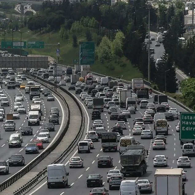 1 milyonu aşkın araç trafiğe çıktı
