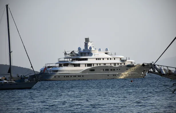 Dubai Şeyhinin lüks yatı Bodrum'da! 100 metreden fazla yaklaşanı batırıyor-1