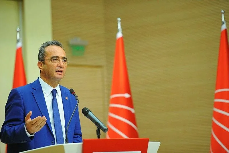 CHP sözcüsü Bülent Tezcan Cumhurbaşkanı'na hakaret etti