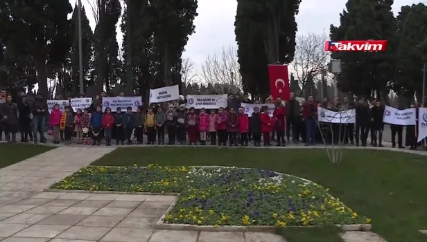 Mehmet Akif Ersoy, kabri başında anıldı