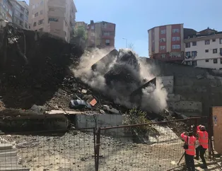 Kağıthane'de 4 katlı bina canlı yayında çöktü!