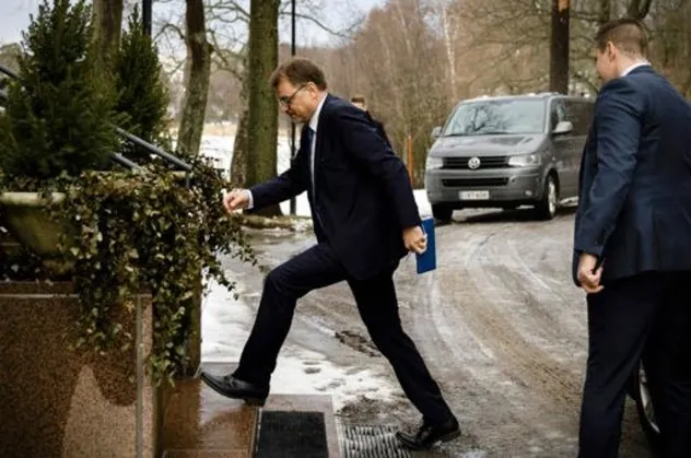 Finlandiya'da merkez sağ hükümeti istifa etti