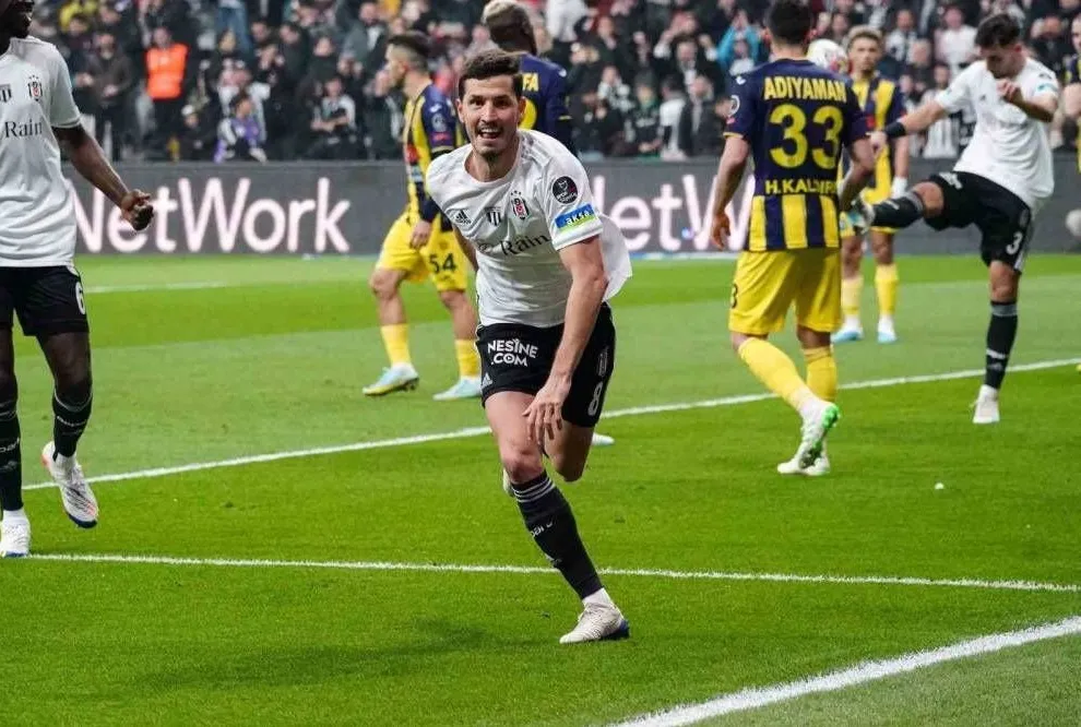 Yıldızları geride bıraktı