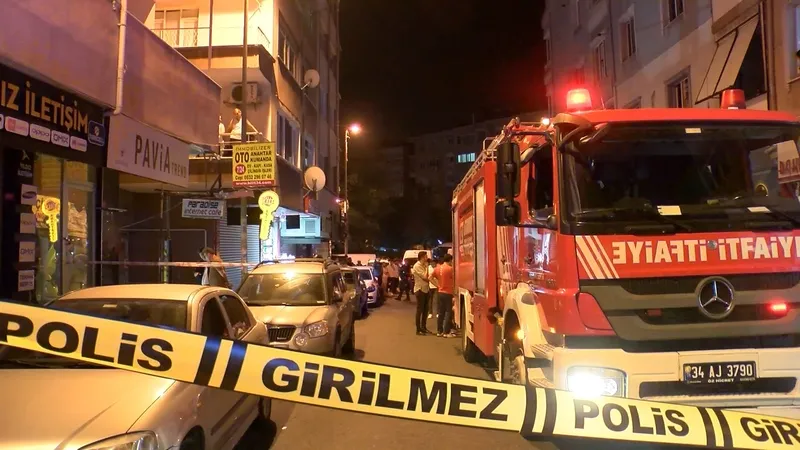 Küçükçekmece'de olaylı gece (DHA)