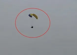 Şırnak’ta festivalde uçan paraşütçü düştü! O anlar kamerada