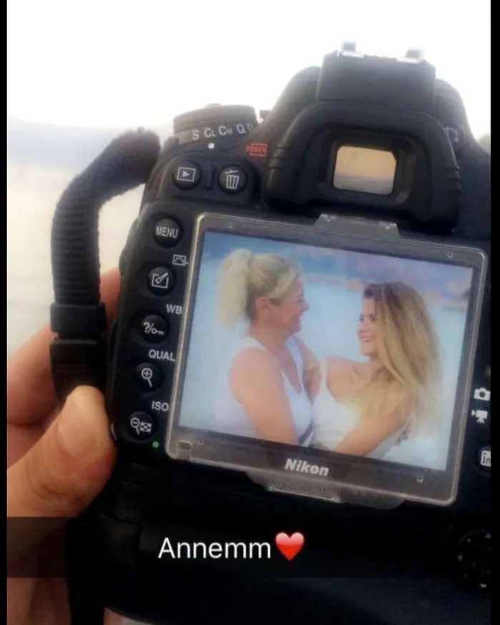 bez-bebekin-pompirikyasiydi-elif-ceren-balikcidan-kahreden-paylasim-yillar-gecse-de-aklim-hala-gittigin-o-gund-1705843810071.jpg Bez Bebek'in Pompirikya'sıydı! Elif Ceren Balıkçı’dan kahreden paylaşım! “Yıllar geçse de aklım hala gittiğin o günde...”-3