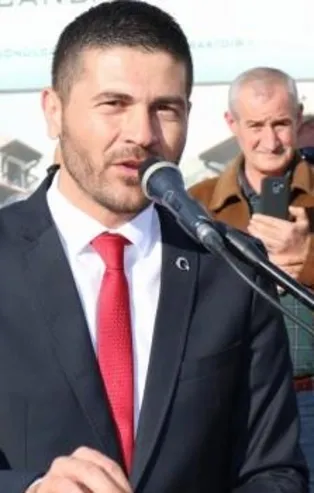 Bacaklarından vurulan manav İsmail Kılınç: ‘Beni CHP’li Foça belediye Başkanı Fatih Gürbüz vurdurdu’