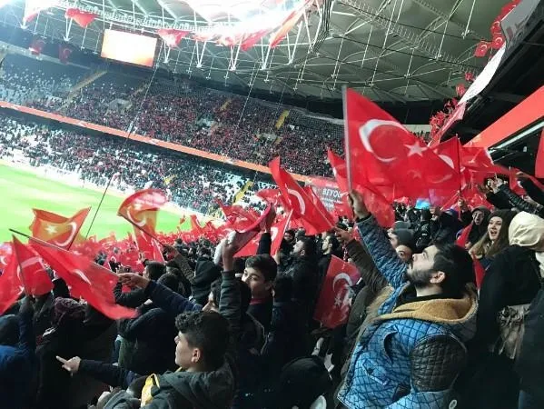 Şehit ailelerine yardım maçında 50 milyon TL toplandı!-1