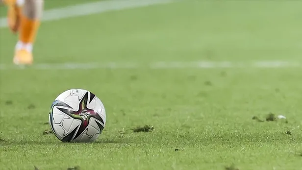 galatasaray-ve-ukrayna-temsilcisi-dinamo-kiev-cocuklar-icin-istanbulda-sahaya-cikiyor-1649796229823.jpeg Galatasaray ve Ukrayna temsilcisi Dinamo Kiev, çocuklar için İstanbul'da sahaya çıkıyor-5