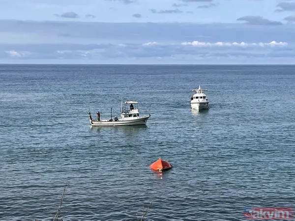 Rize'de korku dolu anlar! Eğitim filikası alabora oldu: 14 öğrenci ve akademisyen denize düştü - 4