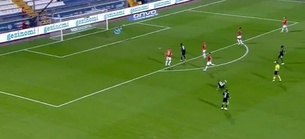 kasimpasa-besiktas-maci-can-bozdogandan-jeneriklik-gol-1638553279439.jpeg