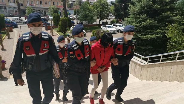 zonguldakta-piyasaya-sahte-para-suren-4-kisi-tutuklandi-1620254999833.jpeg Zonguldak'ta piyasaya sahte para süren 4 kişi tutuklandı-2