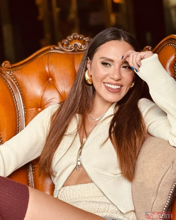 Caner Erkin’in biricik eşi Şükran Ovalı paylaştı! Tarzına tepki yağdı: Yünlü don terletmesin! Hiç yakıştıramadım... - 15