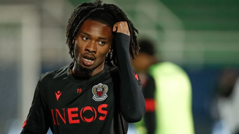 -transfer-derbisi-fenerbahce-ile-galatasaray-yildiz-oyuncunun-pesinde-tercihi-hangi-takim-olacak-1718044121085.jpg ⚽ TRANSFER DERBİSİ! Fenerbahçe ile Galatasaray yıldız oyuncunun peşinde... Tercihi hangi takım olacak?-16