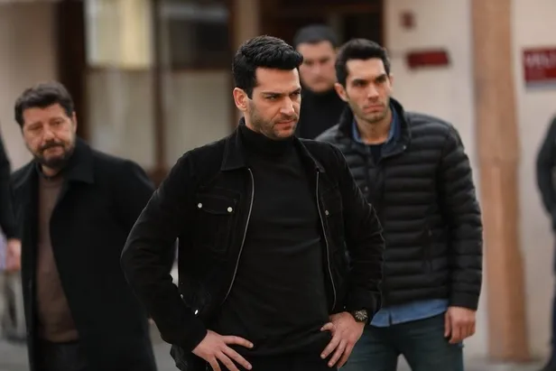 umutlari-alasagi-eden-veda-isini-bitiriyor-ramoda-ardi-ardina-ucuncu-ayrilik-izleyicileri-isyan-ettirdi-1610987398151.jpg Umutları alaşağı eden veda! İşini bitiriyor Ramo'da ardı ardına üçüncü ayrılık! İzleyicileri isyan ettirdi-9