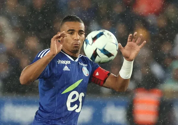 kartal-djikuya-kancayi-takti-siyah-beyazlilar-stoperin-menajeri-ile-gorustu-1683067700053.jpeg Kartal Djıku'ya kancayı taktı: Siyah-Beyazlılar Stoperin menajeri ile görüştü!-4