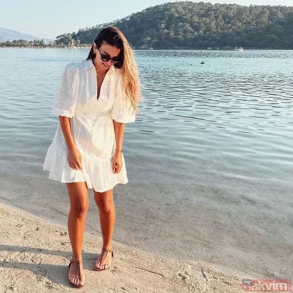 EDHO'nun Ömür Façalı'sı Ceren Benderlioğlu kumsal pozlarıyla yaktı kavurdu! Beyaz minisi ile nefes kesti güzelliği göz kamaştırdı - 6