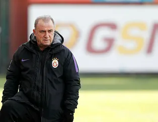 Galatasaray Manchester City'nin yıldızı Mangala'ya kancayı taktı