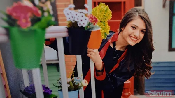 Bebek katilleri güzel sesli öğretmenimizi acımadan katletmişti! Şehit öğretmen Şenay Aybüke Yalçın vefatının 5. yılında kabri başında anıldı! - 10