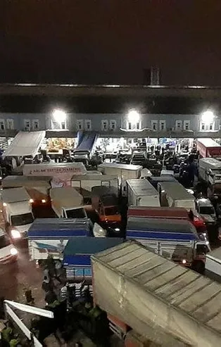 Son dakika: İstanbul Bayrampaşa sebze halinde sokağa çıkma yasağı yoğunluğu