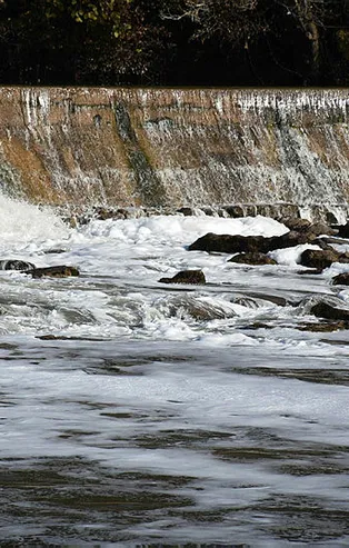 Bartın Irmağı köpürdü, ihbar yağdı! Yetkililer harekete geçti