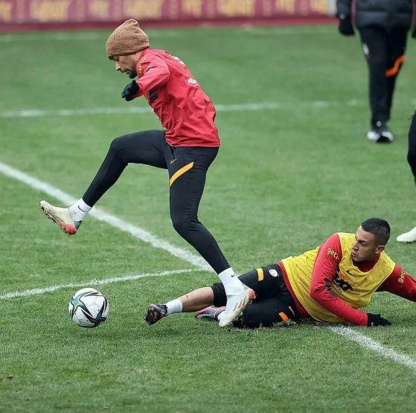 topyekun-seferberlik-ligde-zor-gunler-geciren-aslan-derbi-oncesi-kenetlendi-1642887214838.jpeg Topyekün seferberlik! Ligde zor günler geçiren aslan derbi öncesi kenetlendi-4