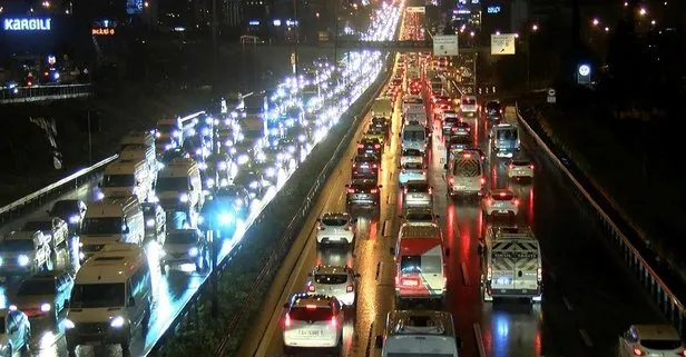 Son dakika: İstanbullunun trafik çilesi! Yoğunluk %85 olarak ölçüldü