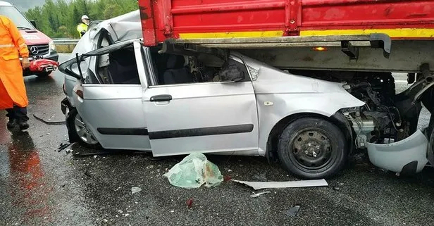 Aydın-İzmir otobanında korkunç kaza! Hurdaya dönen araçtan sağ çıktılar
