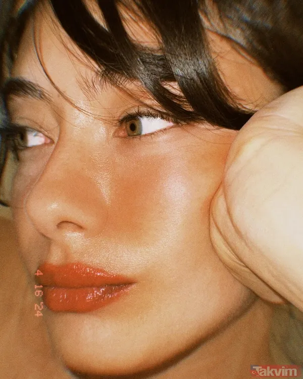 Resmen kendisini doğurmuş! Neslihan Atagül Rus güzeli annesini paylaştı: İkiz gibiler! - 4