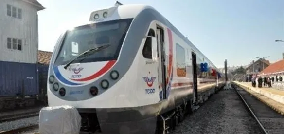 Türkiye Vagon Sanayii Anonim Şirketi tarafından Adapazarı'nda üretilen ilk yerli dizel tren seti