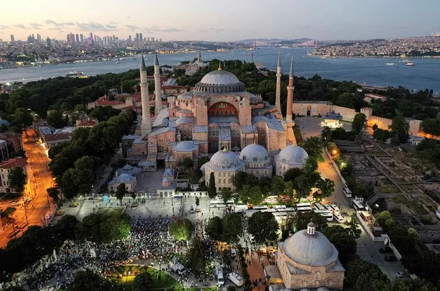 Son dakika: Başkan Erdoğan açıkladı: Ayasofya, Lozan Antlaşması’nın 97. yıl dönümüne rastlayan 24 Temmuz’da ibadete açılacak
