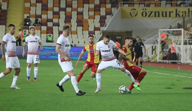 yeni-malatyaspor-sahasinda-gaziantep-fkyi-2-0-maglup-etti-1630174727163.jpeg Yeni Malatyaspor sahasında Gaziantep FK'yı 2-0 mağlup etti-3