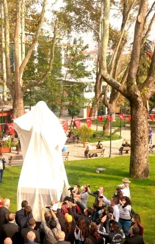 Zonguldak’ın ilk milletvekili Tunalı Hilmi’nin heykeli açıldı