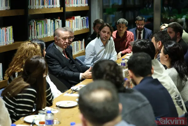 Başkan Erdoğan, Üsküdar'da gençlerle çay içip sohbet etti - 9