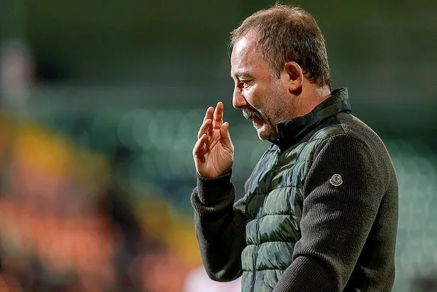 sergen-yalcindan-besiktasli-oyunculara-rest-boyle-davrananlara-aramizda-yer-yok-1637613031643.jpeg Sergen Yalçın'dan Beşiktaşlı oyunculara rest! Böyle davrananlara aramızda yer yok-2