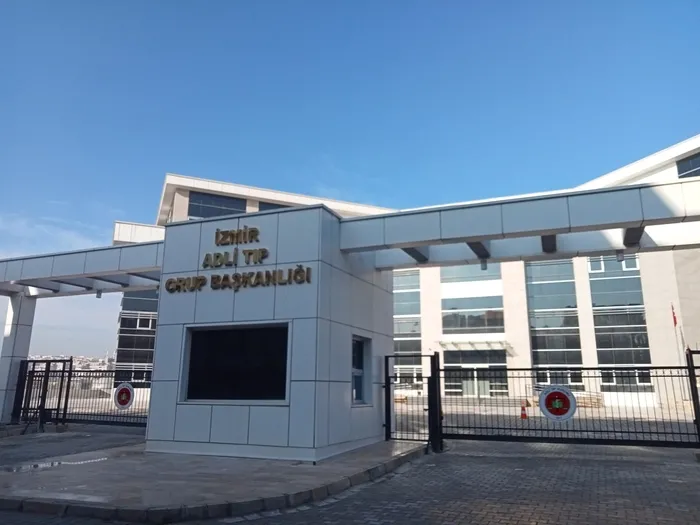 İzmir Bornova'da evlat vahşeti! Annesinin önce kafasına sert bir cisimle vurup sonra bıçakladı! Kan donduran ifade: İçindeki cini çıkardım-6