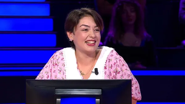 kim-milyoner-olmak-isterde-tarihi-anlar-1-milyon-kazanmaya-1-soru-uzaklikta-1694181011688.jpg Kim Milyoner Olmak İster'de tarihi anlar! 1 Milyon kazanmaya 1 soru uzaklıkta!-1