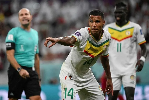 ismail-jakobsa-aslan-pencesi-1669511643922.jpeg Ismail Jakobs’a Aslan pençesi! Galatasaray Senegalli sol bek için Monaco ile görüşecek-2