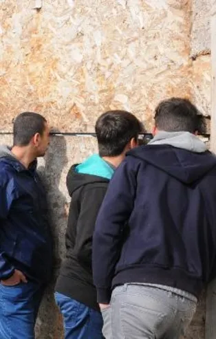 Olayı duyan oraya koştu! Meraklı gözlerle izlediler