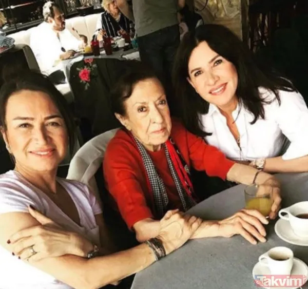 Demet Akbağ annesinin 6. ölüm yıl dönümünü andı! Sandık Kokusu'nun Filiz'i not düşüp paylaştı: Acıbadem kurabiyesinden aldım... - 3
