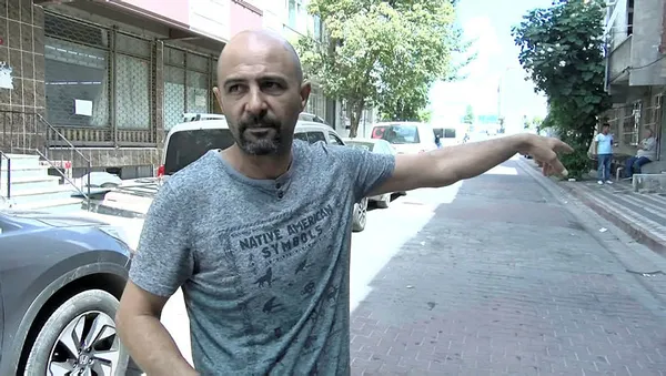 1629445100016.jpg İstanbul'da filmleri aratmayacak olay! Yalınayak kovaladığı hırsızların aracıyla eve döndü-3