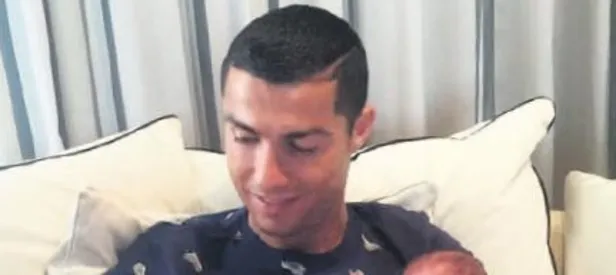 Ronaldo ikiz babası oldu