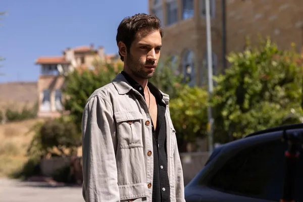 safir-5-bolumune-dair-detaylar-ortaya-cikti-feraye-zor-durumda-iste-safir-yeni-bolumden-ipuclari-1695989730230.jpg Safir 5. bölümüne dair detaylar ortaya çıktı: Feraye zor durumda! İşte Safir yeni bölümden ipuçları...-3