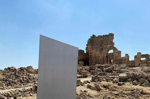 Gizemli monolit şimdi de Diyarbakır'ın Zerzevan Kalesi'nde